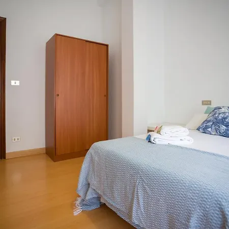 Turistiqa - Sanchez Calviño 34 1b Apartment *